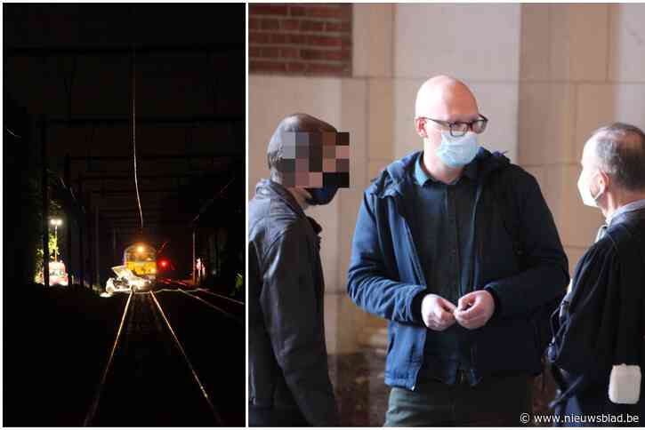 Machinist en seingever riskeren celstraf na treinongeval waarbij Brent (20) stierf: “Een kruisje dat verschil maakt tussen leven en dood”