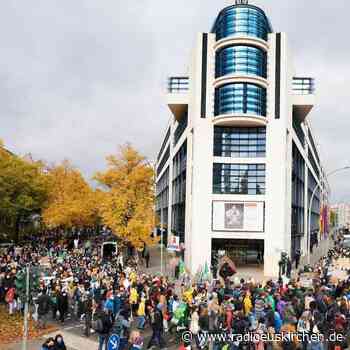Tausende fordern in Berlin besseren Klimaschutz - radioeuskirchen.de
