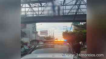 Hombre intenta saltar de puente en Cuernavaca - 24 Morelos