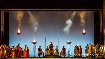 Bari, con il 'Nabucco' il Petruzzelli riaperto al completo e il pubblico applaude: "Il teatro torna a vivere" - La Repubblica