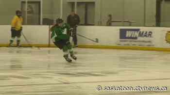 Huskies women's hockey coach says young squad learning to compete