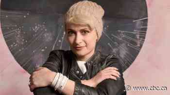 Alec Baldwin didn't know weapon had live round before fatally shooting cinematographer, warrant says