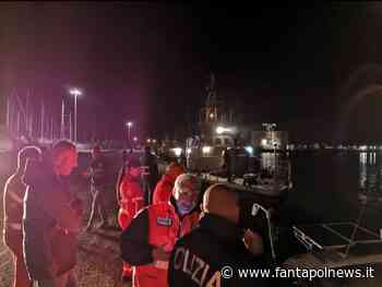 Emergenza sbarchi: Più di 300 migranti oggi nel porto di Crotone! - Fantapol News