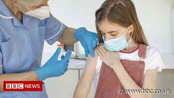 Covid vaccine centres for children in Coventry and Warwickshire delayed - BBC News