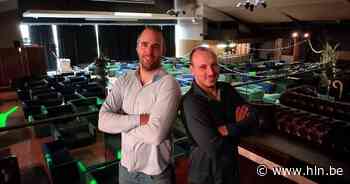 Broers van Vossenberg halen honderden zetels in huis en toveren grote zaal om tot 'Garden Of Love': “Gewaagd concept, maar als we iets doen, dan doen we het goed” - Het Laatste Nieuws