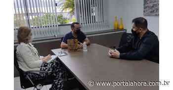 Vereador propõe aos Correios a implantação de CEP por rua em Imbituba; gerente da estatal esteve no município tratando do assunto - Portal AHora