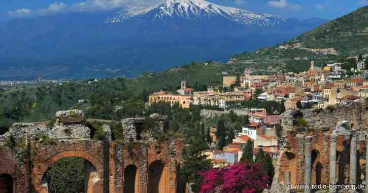 Vulkan Ätna auf Sizilien erneut ausgebrochen