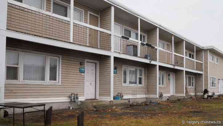 Residents of Calgary townhouse complex fight against unsafe living conditions