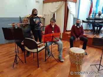 Se presenta el Coro y la Orquesta Municipal de Villa Ascasubi - Tribuna