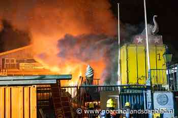 Politie onderzoekt oorzaak grote brand bij bedrijf aan Beverwijkse Industrieweg [video] - Noordhollands Dagblad