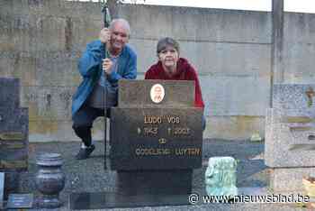 Grafschenners aan de haal met letters van zerken