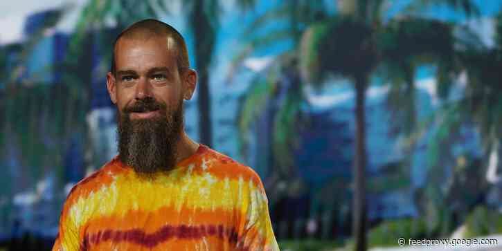 I tried Twitter CEO Jack Dorsey's work hack and meditated twice a day. I felt noticeably less stressed after just 15 minutes.