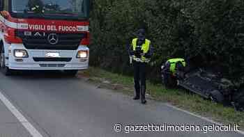 Mirandola Cappotta con l’auto Soccorsa da un passante - La Gazzetta di Modena
