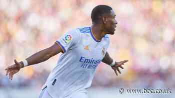 Alaba scores first goal for Real Madrid in victory against Barcelona