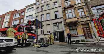 3 panden tijdelijk ontruimd door uitslaande brand vlak naast Stuivenbergziekenhuis - Het Laatste Nieuws