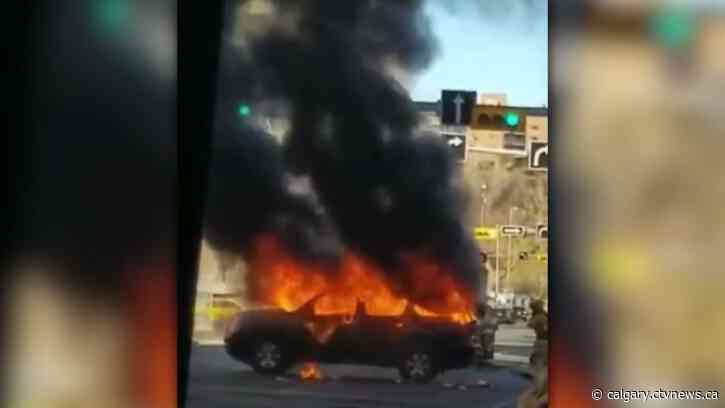 Vehicle set on fire in downtown Calgary Sunday: Video
