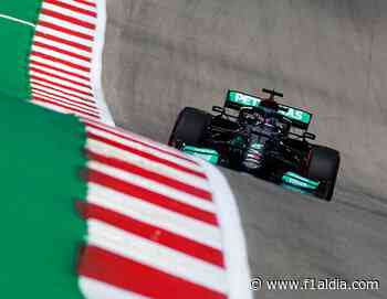 Los Mercedes de Bottas y Hamilton empiezan liderando en los Libres 1 en su circuito talismán - F1aldía