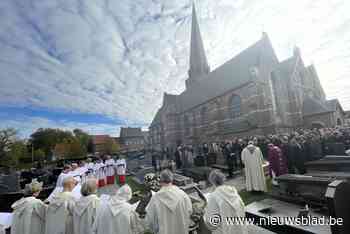Bernard krijgt geliefde Gregoriaans mee in graf, nabestaanden beloven: “In zijn geest zullen we het festival verderzetten”