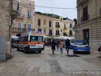 Bari vecchia, cadavere in una palazzina in piazza Ferrarese: indaga la Polizia - Telebari