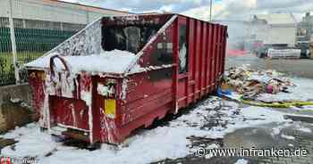 Bamberg: Feuerwehreinsatz am Laubanger - Papiercontainer in Flammen - inFranken.de