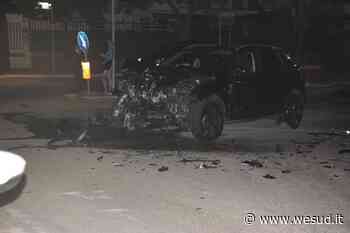 Crotone, violento scontro in via Giovanni Paolo II: un ferito grave - wesud