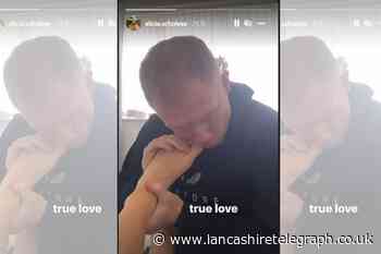 Video of Paul Scholes chewing daughter's toenails goes viral