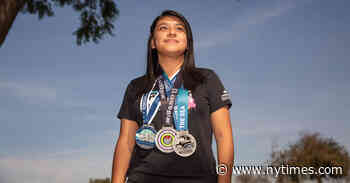 Students Use the Los Angeles Marathon as a Way to Keep Going - The New York Times