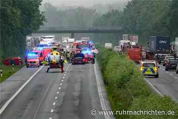 Unfall auf A1: Frau (30) macht Fehler beim Überholen und wird von Fahrbahn geschleudert - Ruhr Nachrichten