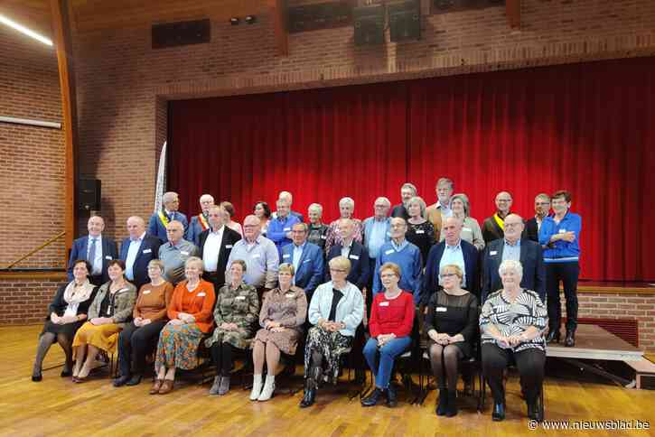 60 koppels vieren hun huwelijken