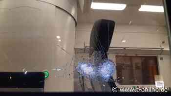 Essen: Bundespolizei ermittelt – Fahrender Zug von Unbekannten beschossen? - t-online.de