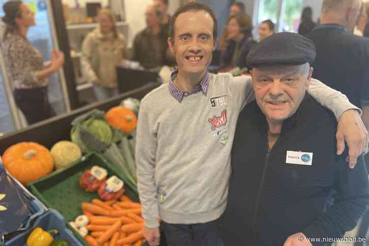 Kleine dorpjes vallen zonder bakker, slager en kruidenier, maar daar hebben deze twee Patricks oplossing voor: “Iedereen is welkom”