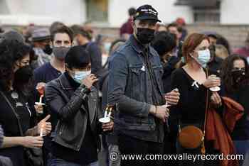 Making of Alec Baldwin movie is halted after fatal shooting - Comox Valley Record