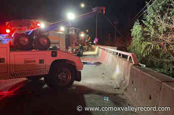 Vehicle goes off bridge on Highway 1 in Mill Bay – Comox Valley Record - Comox Valley Record