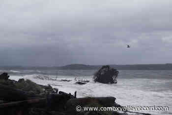 VIDEO: Storm pounds Campbell River shoreline – Comox Valley Record - Comox Valley Record
