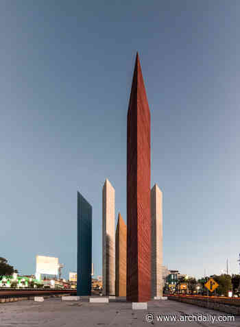 Architecture Classics: Torres de Satélite / Luis Barragán - ArchDaily