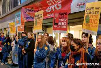Studentenvereniging Comac blokkeert ingang van VBO tijdens klimaatactie