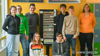 Schulen in Ulm: Erster Fair-o-mat in der Aula: Schülern schmecken die Snacks - SWP