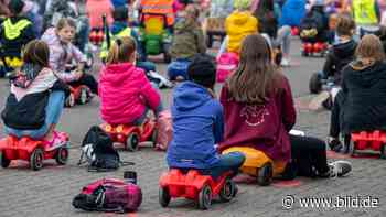 Morbach: Im Autokino: 382 Kinder knacken Bobbycar-Weltrekord - BILD