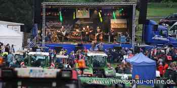 Spendenübergabe nach Höhner-Konzert vor 500 Traktoren in Lohmar - Kölnische Rundschau