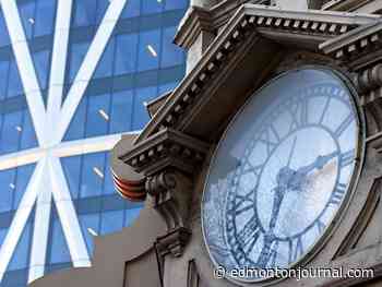 Albertans vote against ditching daylight time in razor-thin referendum