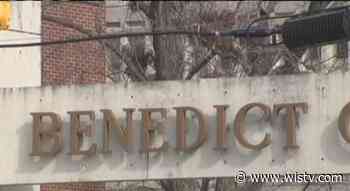DHEC presents award to Benedict for 100 Percent coronavirus vaccination rate among athletic teams - WIS10