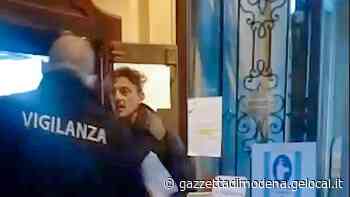 Modena, spedizione “no vax” dentro la Procura - La Gazzetta di Modena