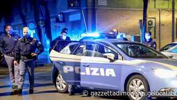 Modena. Fugge di casa, lui la insegue con una catena - La Gazzetta di Modena