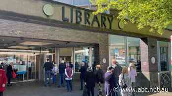 Library lends a hand with vaccine passports