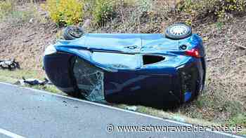Straße gesperrt - Bei Unfall zwischen Calw und Oberreichenbach wird Fahrerin leicht verletzt - Schwarzwälder Bote