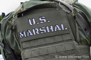 U.S. Marshals pull guns on young mother, baby after knocking on wrong door in Florida