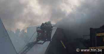 Hevige brand op Eilandje in Antwerpen is geblust, brandweer blijft nog nablussen - Het Laatste Nieuws