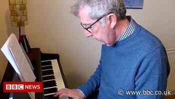 Dementia: Sufferer learns piano and releases album after diagnosis