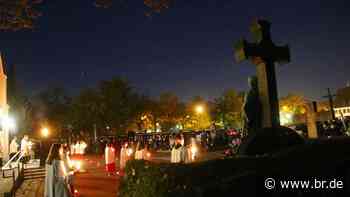 Statt Halloween-Zauber: Aichach feiert "Nacht des Lichts" - BR24