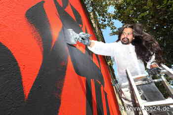 Farbenfrohes Projekt an der Leipziger Straße in Dresden: Kunststar Said Dokins macht graue Mauer bunt - TAG24